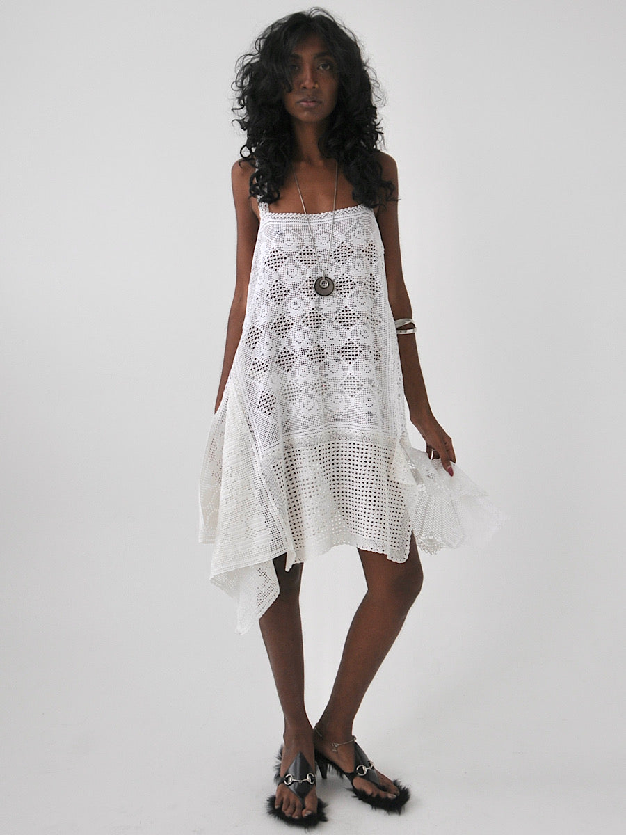 Stellar knee-length vintage lace midi dress